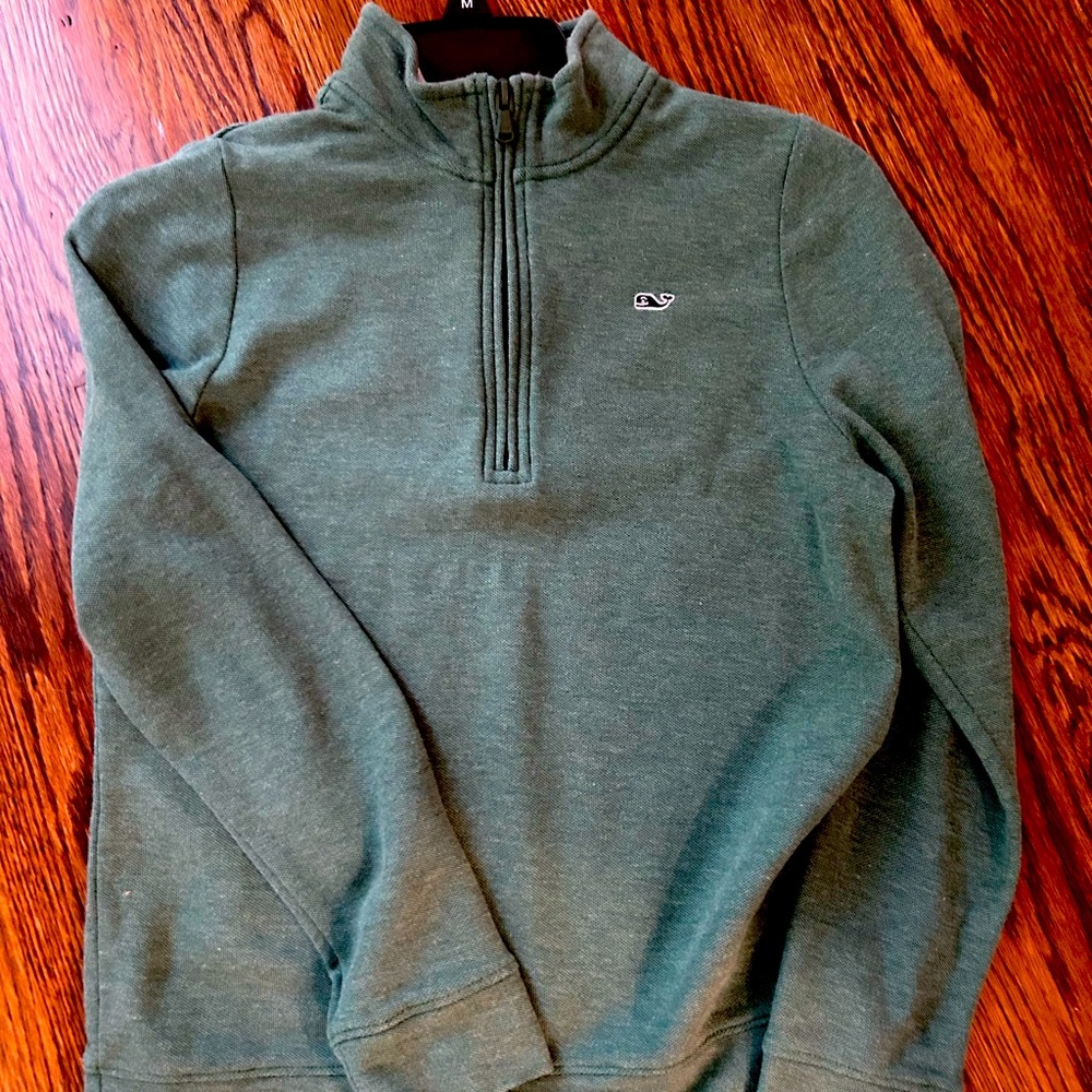 Vineyard vine size small half zipper pull over